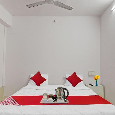 Hotel O Cozy Rooms Surat Bagian luar foto