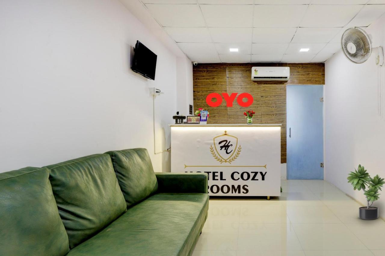 Hotel O Cozy Rooms Surat Bagian luar foto